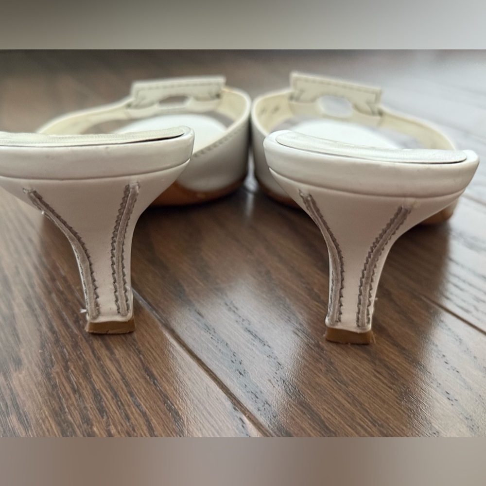 Salvatore Ferragamo white mules slides size 8.5 B - Picture 14 of 14